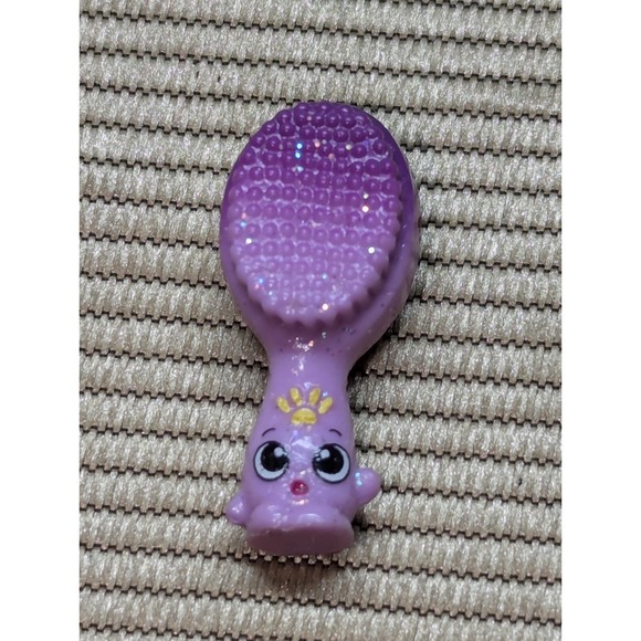 Shopkins Season 4 Single Figures- Pup E Brush Purple Ultra Rare - Picture 1 of 3